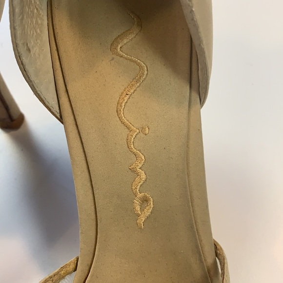 Nina Tan satin like jeweled heels size 7.5 - Picture 4 of 11